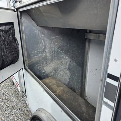 2005 Sundowner 3 HORSE Trailer