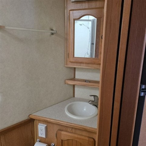 2005 Sundowner 3 HORSE Trailer