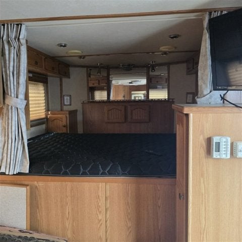 2005 Sundowner 3 HORSE Trailer