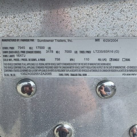 2005 Sundowner 3 HORSE Trailer