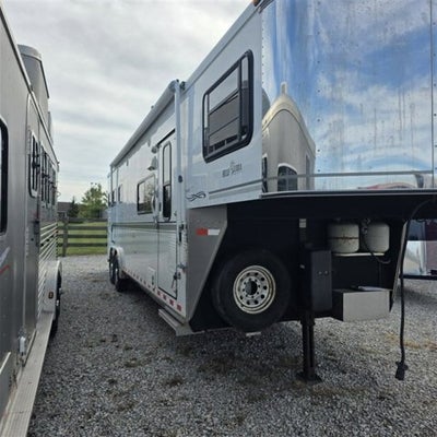 2005 Sundowner 3 HORSE Trailer