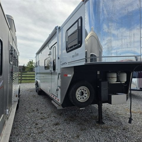 2005 Sundowner 3 HORSE Trailer