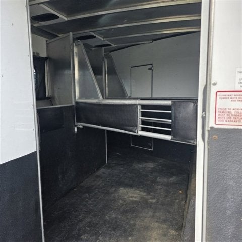 2005 Sundowner 3 HORSE Trailer