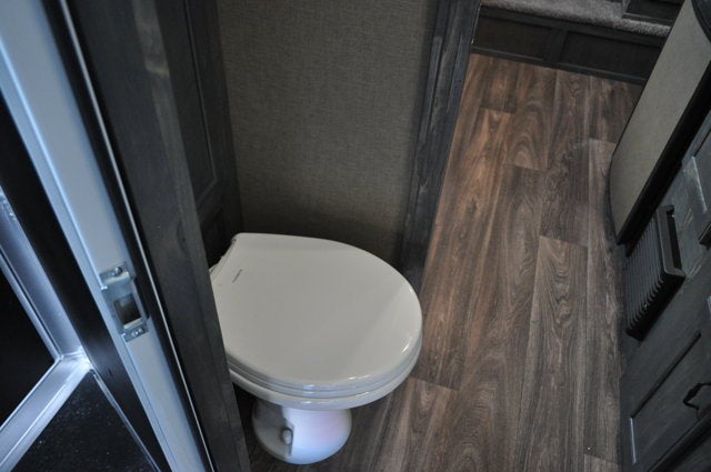 2027 SHADOW 69236S Living Quarters