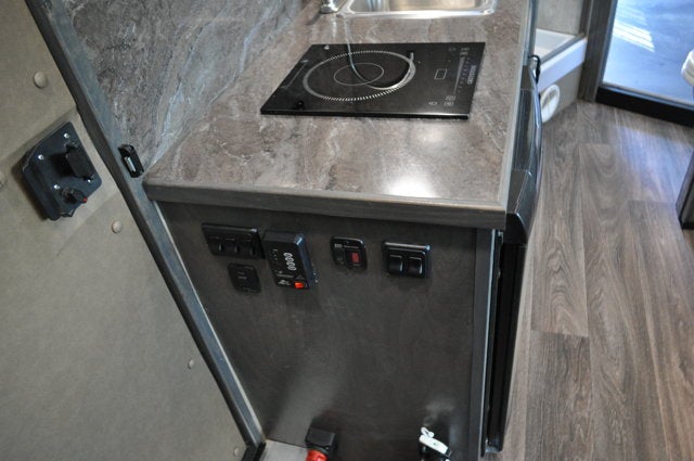 2027 SHADOW 69236S Living Quarters