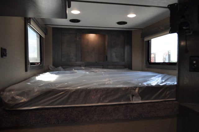 2027 SHADOW 69236S Living Quarters