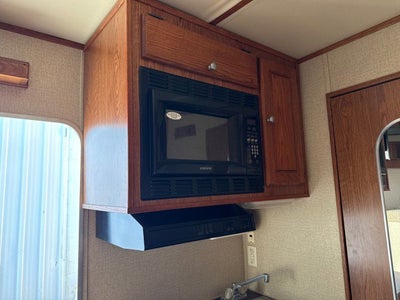 2005 Keeferbuilt 4 HORSE LQ Trailer