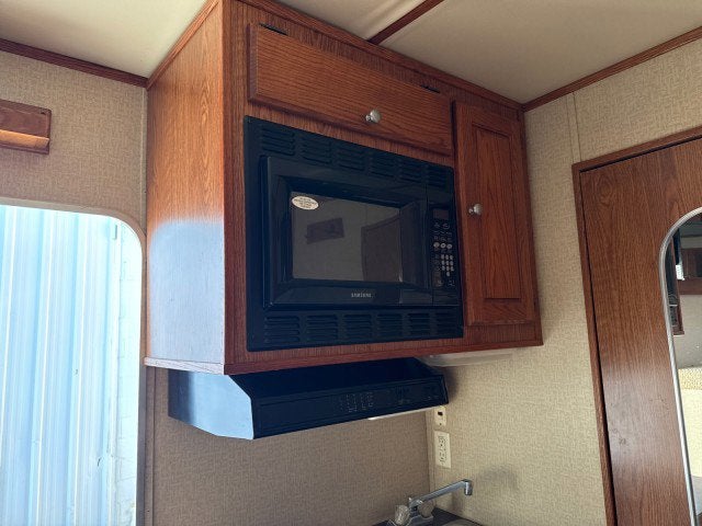 2005 Keeferbuilt 4 HORSE LQ Trailer