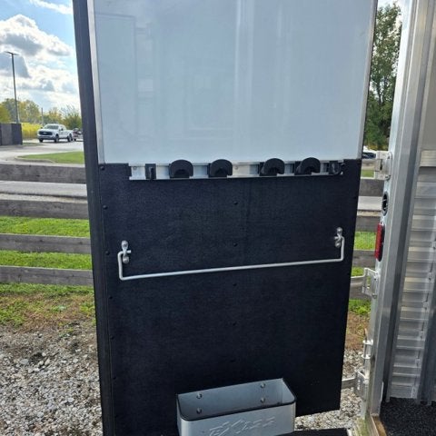 2024 Exiss 3 HORSE LIVING QUARTERS