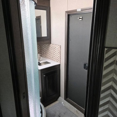 2024 Exiss 3 HORSE LIVING QUARTERS