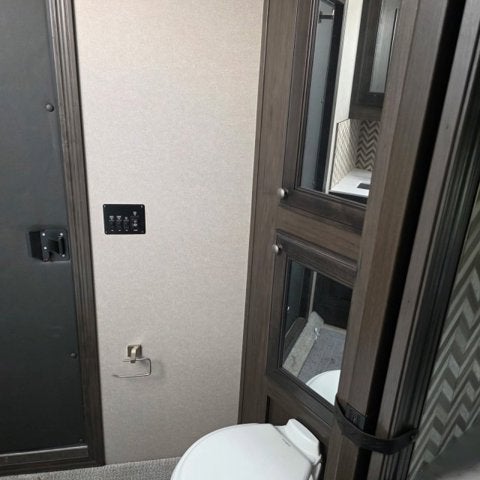 2024 Exiss 3 HORSE LIVING QUARTERS