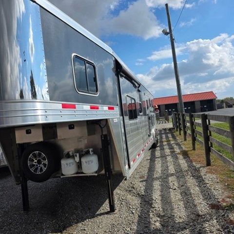 2024 Exiss 3 HORSE LIVING QUARTERS