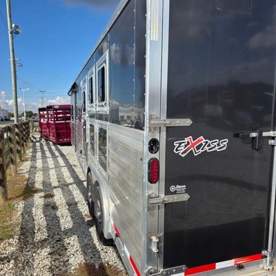 2024 Exiss 3 HORSE LIVING QUARTERS