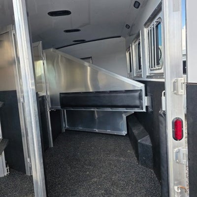 2024 Exiss 3 HORSE LIVING QUARTERS