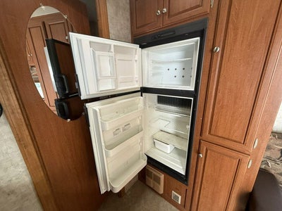 2010 Bison 4 HORSE LQ Trailer