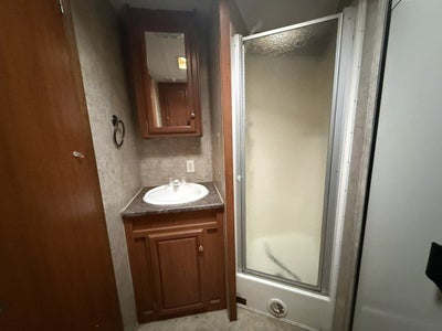 2010 Bison 4 HORSE LQ Trailer