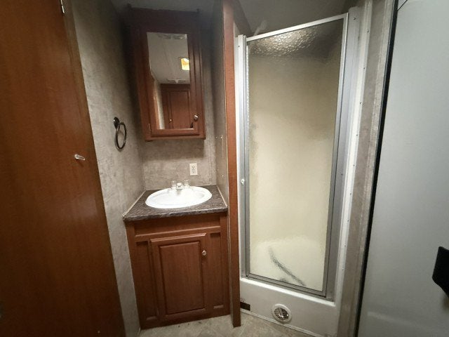 2010 Bison 4 HORSE LQ Trailer