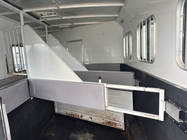 2010 Bison 4 HORSE LQ Trailer