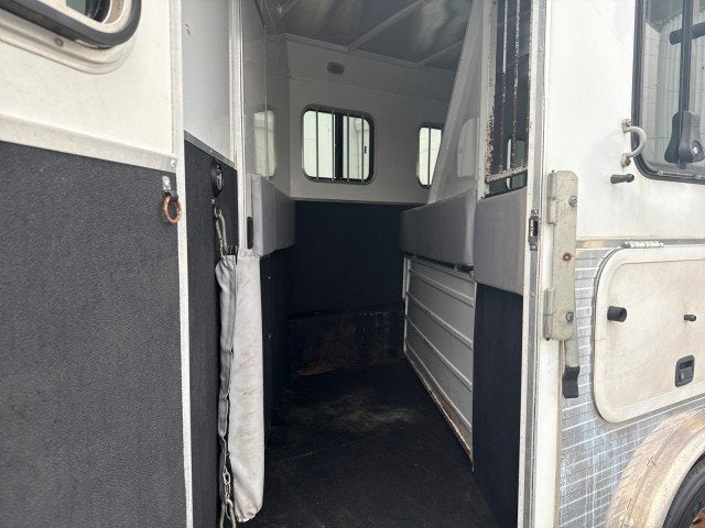 2010 Bison 4 HORSE LQ Trailer