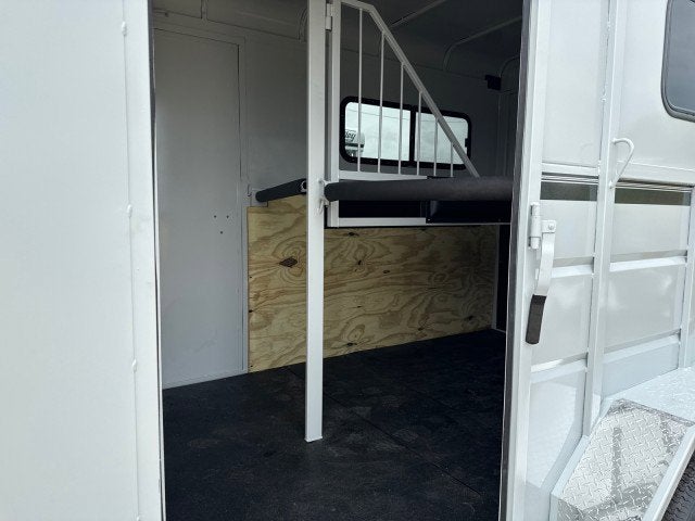 2026 Valley 6'8'' X 16 ' THOROBRED Bumperpull