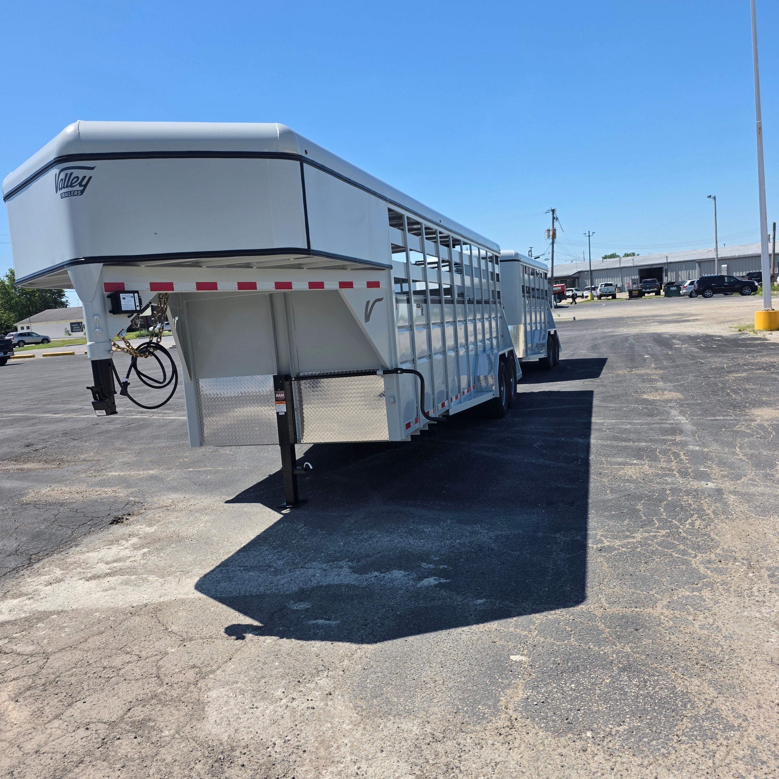 2027 VALLEY TRAILERS 6'8 X 20' GOOSE NECK Base