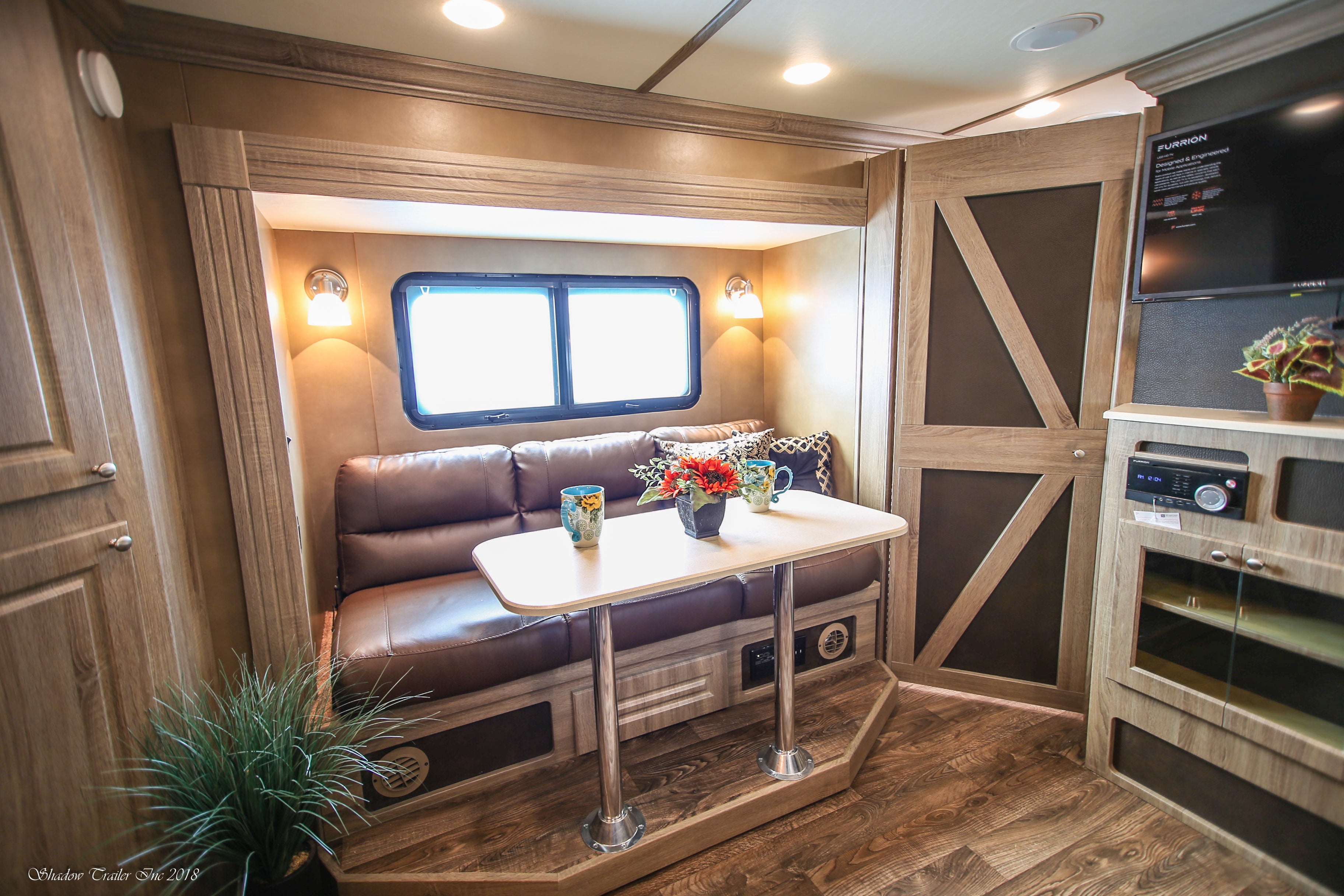 Shadow 14' Living Quarter Trailer